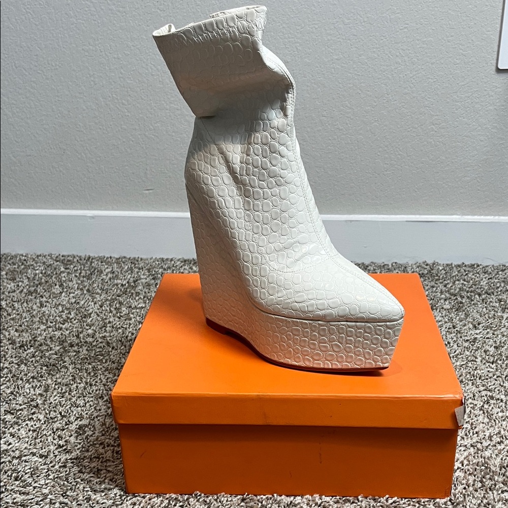 Elegant White Wedge Boots
